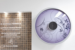 Armoire déco de rangement au sein du cabinet dentaire Saint-Raphael